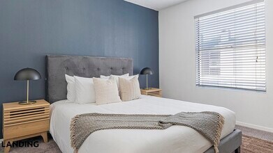 1071 Clayton Ln, Unit M1323 in Austin, TX - Foto de edificio - Building Photo