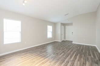 3812 Evan Samuel Dr in Jacksonville, FL - Foto de edificio - Building Photo