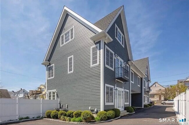 24 Avery St in Stamford, CT - Building Photo - Building Photo