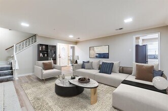 5921 Preston Rd in Dallas, TX - Foto de edificio - Building Photo