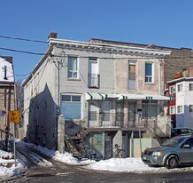 482 Logan Ave in Toronto, ON - Building Photo