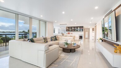 901 E Camino Real in Boca Raton, FL - Building Photo - Building Photo