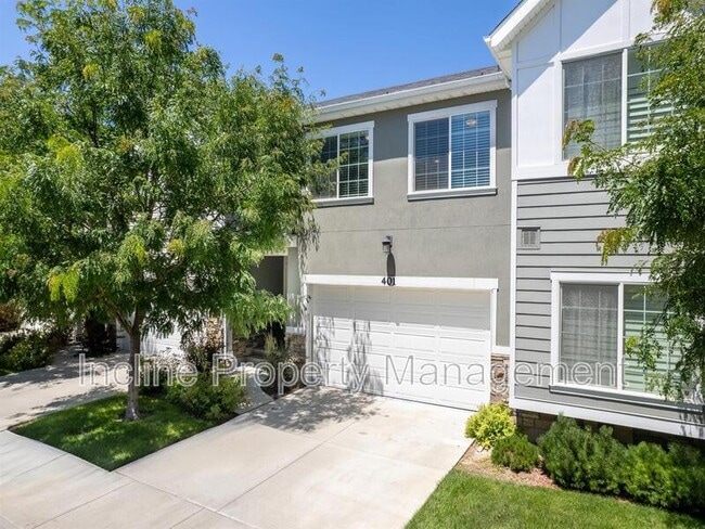 property at 401 E Corral Creek Dr