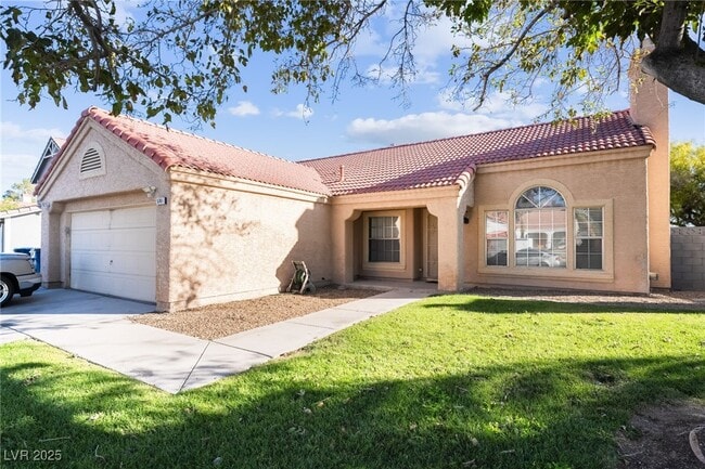 5761 Cloverleaf Cir in Las Vegas, NV - Building Photo - Building Photo