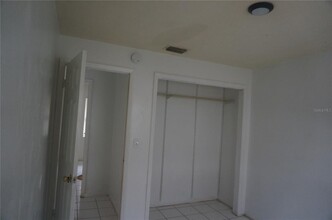 9800 N 10th St in Tampa, FL - Building Photo - Building Photo