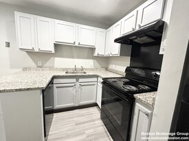 15 Ruggles St, Unit 1 in Boston, MA - Building Photo