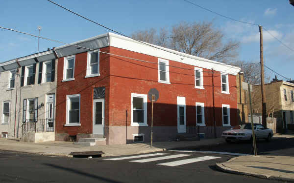 2331 E Huntingdon St in Philadelphia, PA - Building Photo - Building Photo