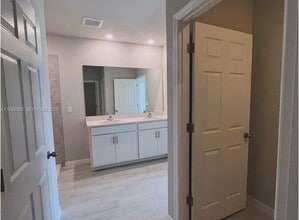 30 SW 1st Pl in Cape Coral, FL - Building Photo - Building Photo