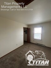 1388 Maricopa Dr in Oshkosh, WI - Building Photo - Building Photo