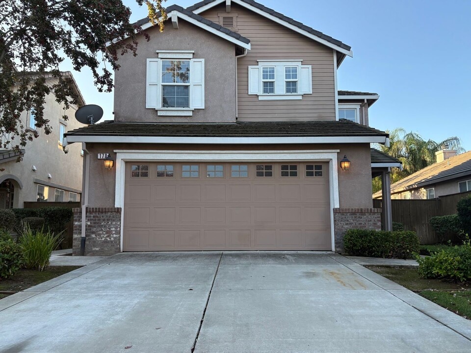 170 Remington St in Brentwood, CA - Building Photo