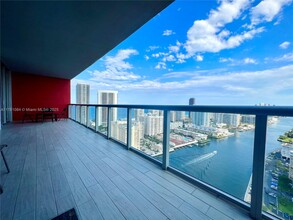 2600 E Hallandale Beach Blvd, Unit T3107 in Hallandale Beach, FL - Foto de edificio - Building Photo