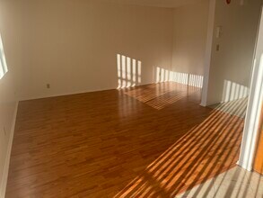 727 S Alma St, Unit 6 in Los Angeles, CA - Building Photo - Building Photo