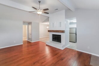 216 Lantana Dr in Arlington, TX - Building Photo - Building Photo