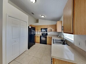 7378 High Bluff Rd N in Jacksonville, FL - Building Photo - Building Photo