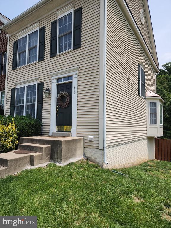 407 Galway Ln in Stafford, VA - Foto de edificio - Building Photo