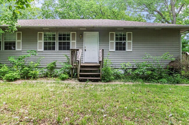 property at 307 S Walnut St