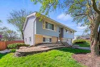 15222 Huntington Ct in Orland Park, IL - Building Photo - Building Photo