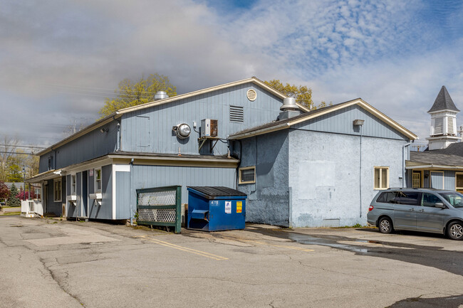 1698-1720 Mount Hope Ave in Rochester, NY - Building Photo - Building Photo