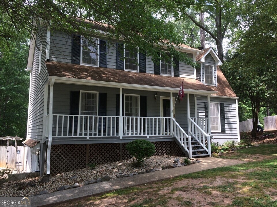 207 Lanyard Loop in Peachtree City, GA - Building Photo
