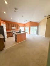 4017 Langdrum Dr in Wesley Chapel, FL - Foto de edificio - Building Photo