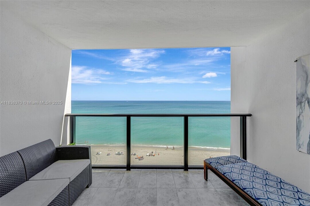 2301 S Ocean Dr in Hollywood, FL - Building Photo