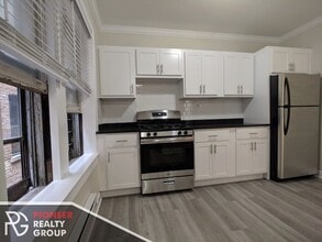 839 W Cornelia Ave, Unit 837.5-1N in Chicago, IL - Foto de edificio - Building Photo