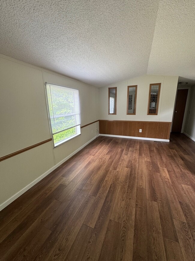 33 Mazy Ln in Halfmoon, NY - Building Photo - Building Photo
