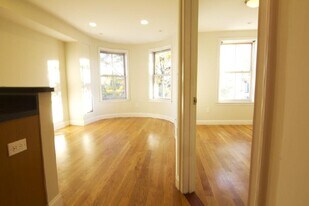 106 Hammond St, Unit 3 in Boston, MA - Building Photo