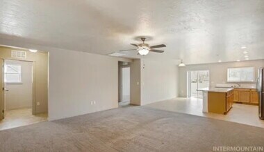 15222 N Mia Way in Nampa, ID - Building Photo - Building Photo