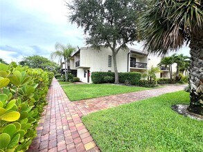 721 SE 1st Way in Deerfield Beach, FL - Building Photo - Building Photo