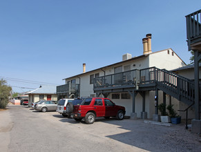 933 N Sixth Ave in Tucson, AZ - Foto de edificio - Building Photo