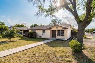 908 Ave Q in Del Rio, TX - Building Photo - Building Photo