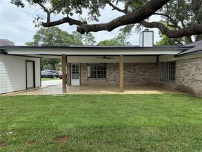 7026 Hidden Arbor Ln in Houston, TX - Building Photo - Building Photo