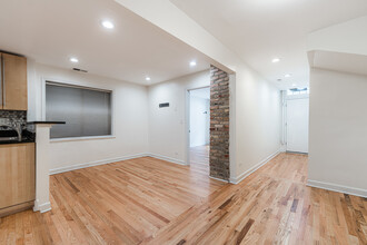 516 N Hermitage Ave in Chicago, IL - Building Photo - Building Photo