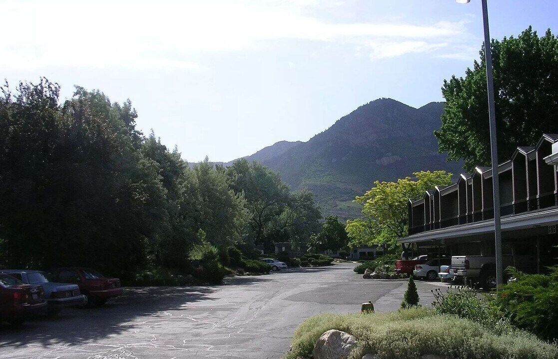 1346 Millcreek Dr in Ogden, UT - Building Photo