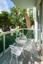 19370 Collins Ave, Unit 1 in Sunny Isles Beach, FL - Foto de edificio - Building Photo