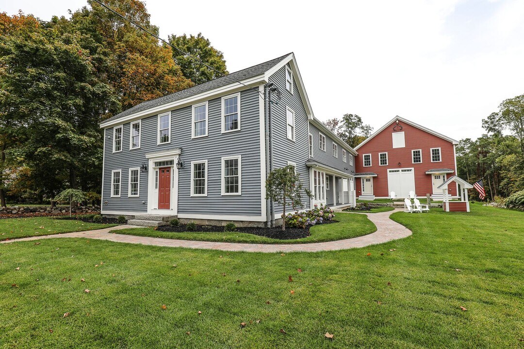 24 Boston Rd in Westford, MA - Building Photo