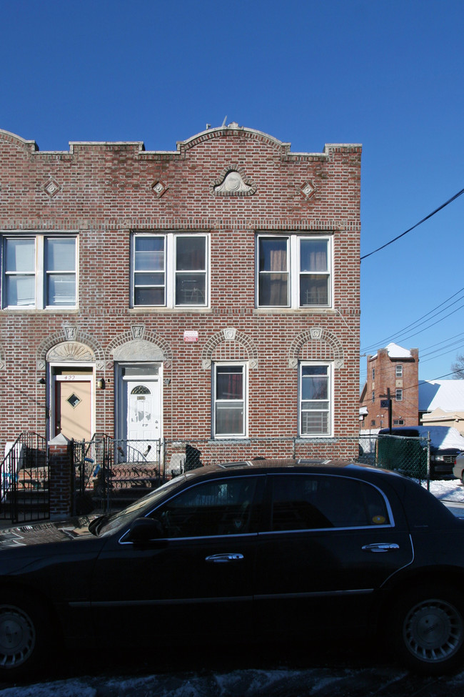 418 Grant Ave in Brooklyn, NY - Building Photo - Building Photo