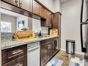 702 Bering Dr in Houston, TX - Building Photo - Building Photo