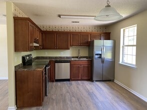 825 Kiln Ln in Hinesville, GA - Building Photo - Building Photo