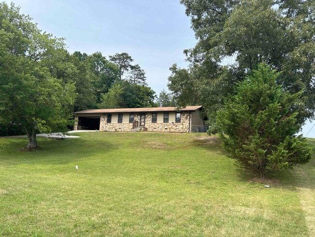 98 Nebraska Ave in Oak Ridge, TN - Foto de edificio - Building Photo