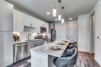 Aven at the Cove in Grand Prairie, TX - Building Photo - Building Photo