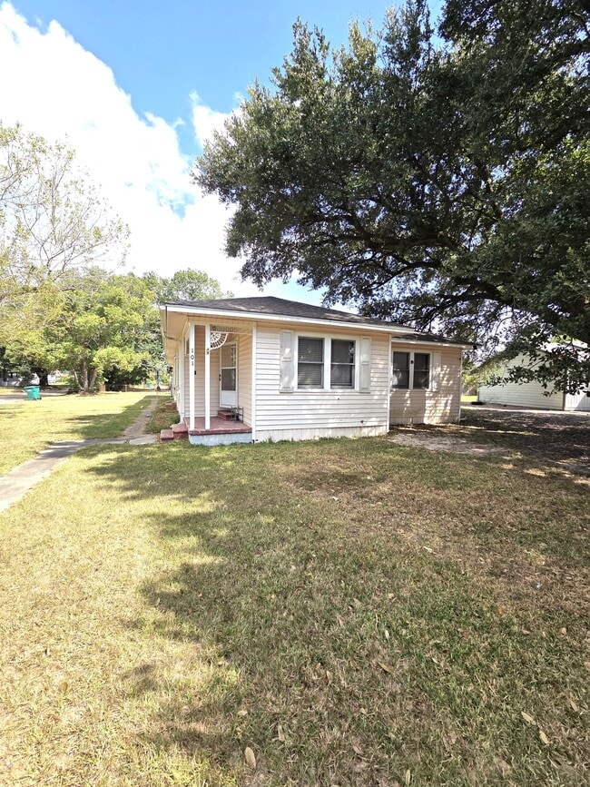 property at 101 Azalea Ave