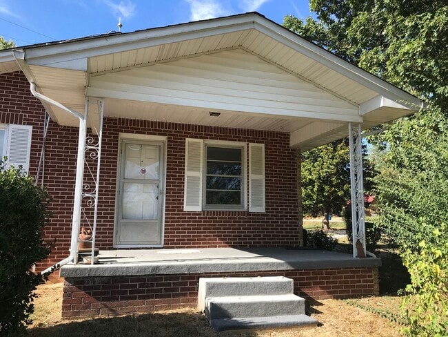 520 1st St in Baxter, TN - Building Photo - Building Photo