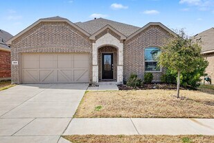 4619 Cleves Ave in Aubrey, TX - Building Photo