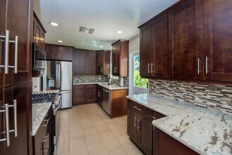 20092 Bayview Ave in Newport Beach, CA - Building Photo - Building Photo