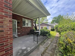 562 26th St in Niagara Falls, NY - Foto de edificio - Building Photo