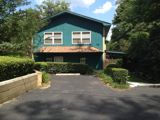 1413-1415 McCauley Road Apartments in Tallahassee, FL - Building Photo - Building Photo