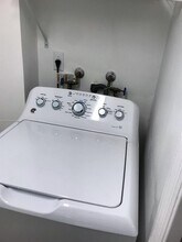6917 Collins Ave, Unit 420 in Miami, FL - Building Photo - Building Photo