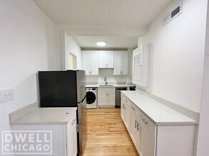1851 W Dickens Ave, Unit 1F in Chicago, IL - Building Photo - Building Photo